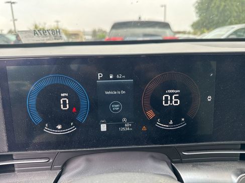 Used 2025 Hyundai Kona SE image 7