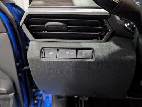 Used 2025 Nissan Altima 2.5 SV image 19