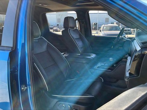 Used 2022 GMC Sierra 1500 AT4X image 10