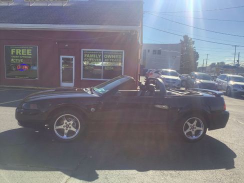 Used 2004 Ford Mustang GT image 12