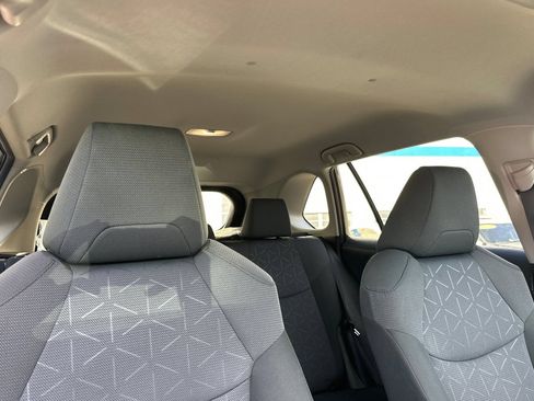 Used 2025 Toyota RAV4 XLE FWD image 21