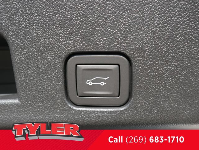 New 2027 Chevrolet Traverse LT w/ LPO, Floor Liner Package AWD/4WD image 17
