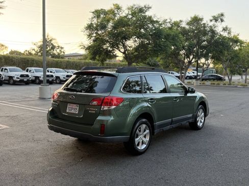 Used 2014 Subaru Outback 2.5i w/ Alloy Wheel Package AWD/4WD image 5