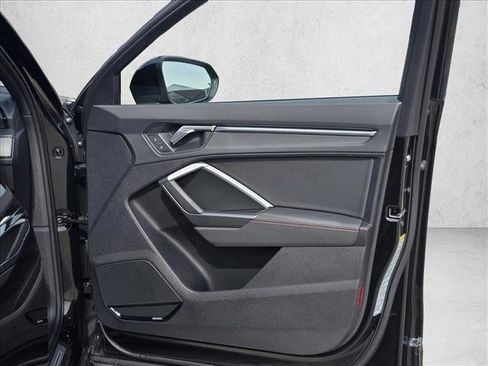 Certified 2025 Audi Q3 2.0T Premium Plus w/ Premium Plus Package image 11