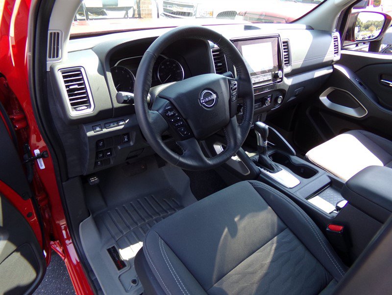 Used 2022 Nissan Frontier SV AWD/4WD image 21