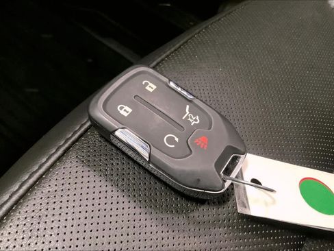 Used 2022 GMC Acadia Denali w/ Denali Ultimate Package image 17