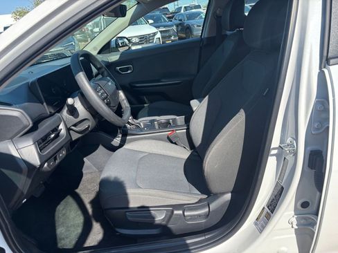 Used 2025 Kia K4 FWD image 25