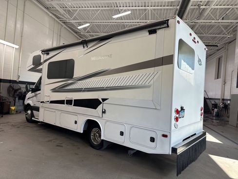 Used 2016 Mercedes-Benz Sprinter 3500 image 3