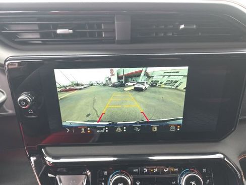 Used 2025 GMC Sierra 2500 AT4 w/ Technology Package image 26