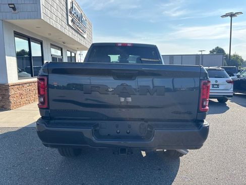 Used 2025 RAM 2500 Big Horn AWD/4WD image 8