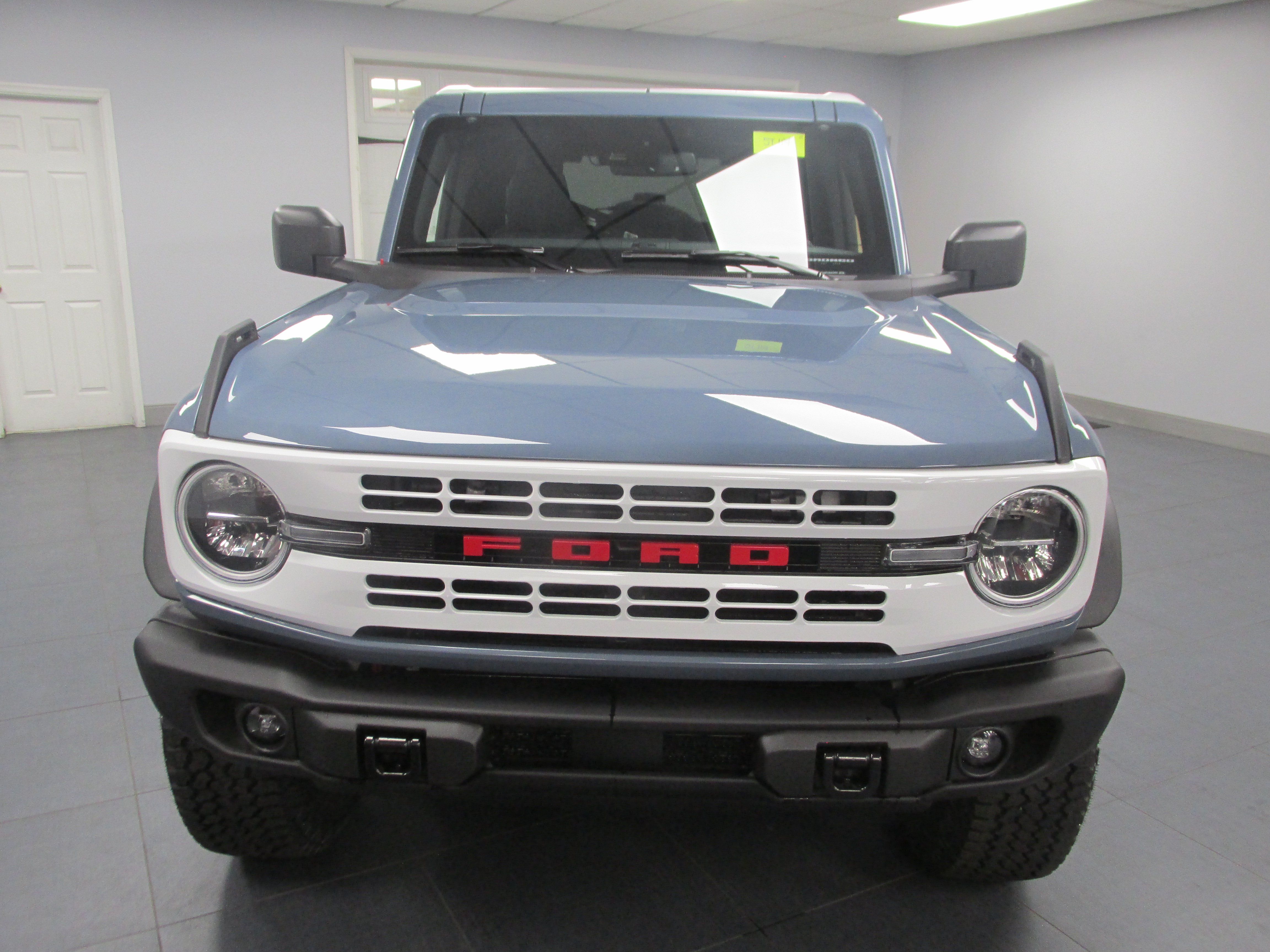 New 2025 Ford Bronco Heritage Edition AWD/4WD image 2