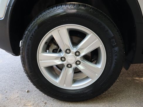 Used 2018 Chevrolet Trax LS AWD/4WD image 42