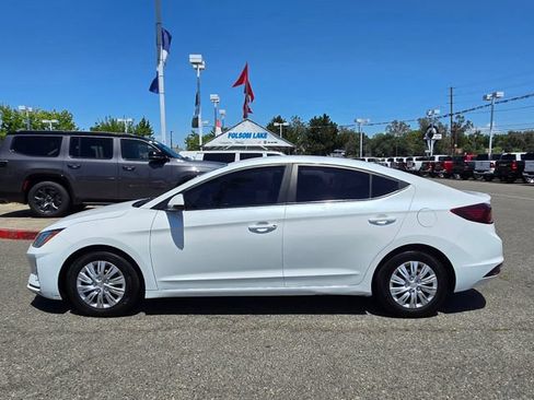 Used 2019 Hyundai Elantra SE w/ Cargo Package FWD image 8