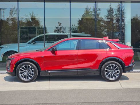 New 2026 Cadillac Lyriq Sport AWD/4WD image 2