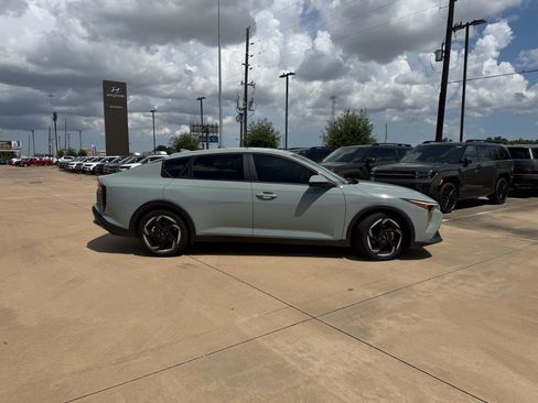 Used 2025 Kia K4 EX FWD image 8
