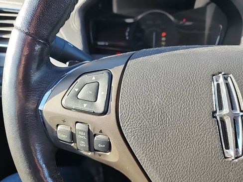 Used 2013 Lincoln MKX Base image 18