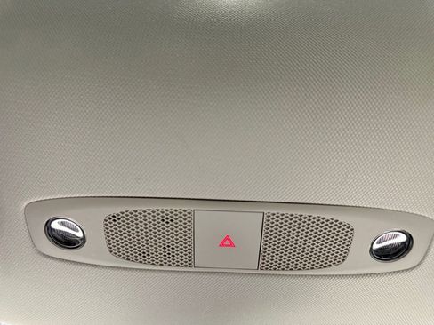 Used 2021 Tesla Model Y Long Range image 31