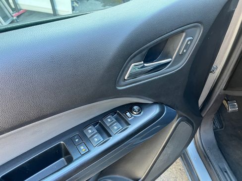 Used 2019 Chevrolet Colorado Z71 AWD/4WD image 14