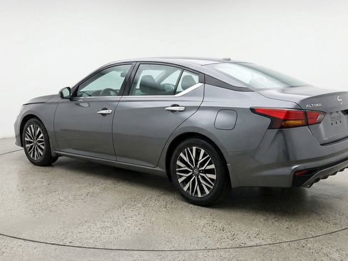 Used 2025 Nissan Altima 2.5 SV FWD image 6