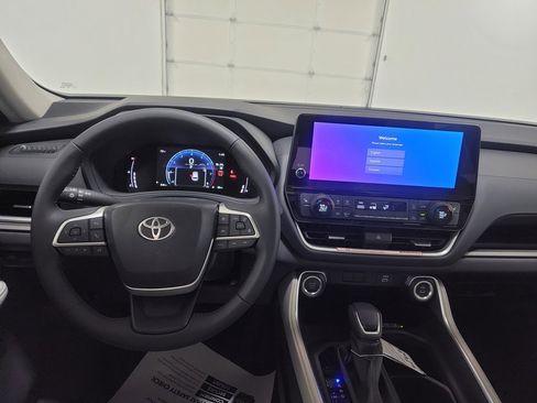 New 2026 Toyota Grand Highlander XLE image 10