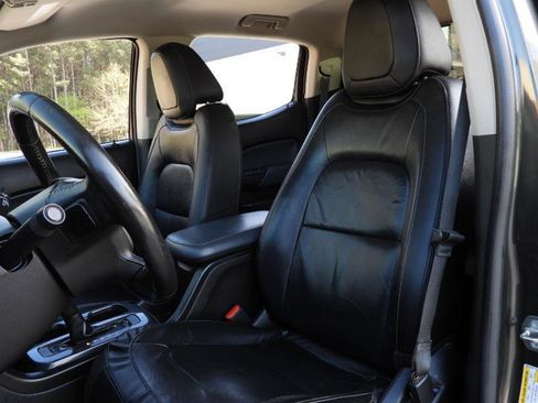 Used 2018 Chevrolet Colorado Z71 image 45