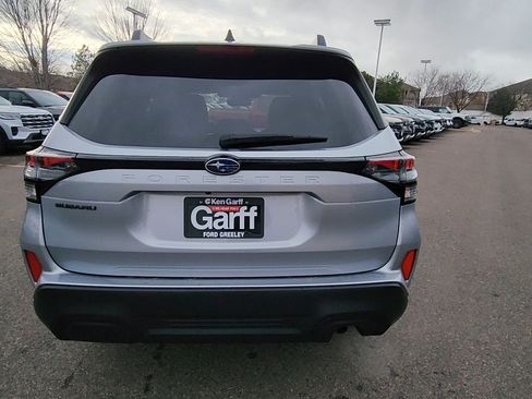 Used 2025 Subaru Forester Premium image 27