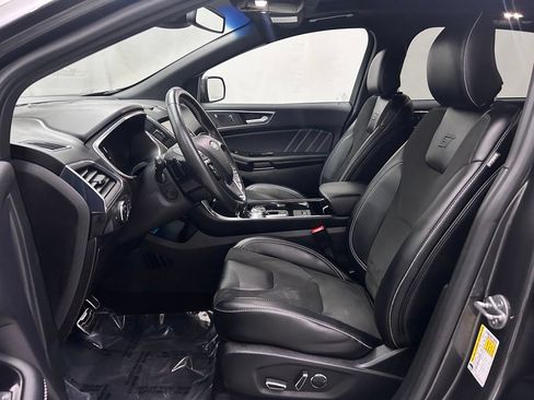 Used 2019 Ford Edge ST w/ Cold Weather Package AWD/4WD image 12
