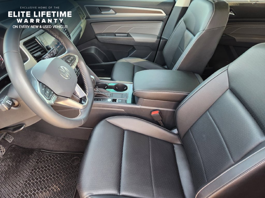 Used 2023 Volkswagen Atlas SE w/ Panoramic Sunroof Package FWD image 12