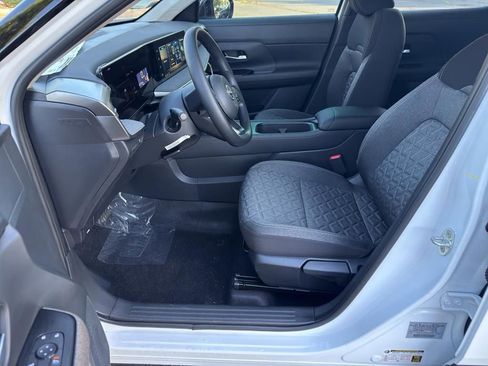 New 2026 Nissan Kicks SV image 15