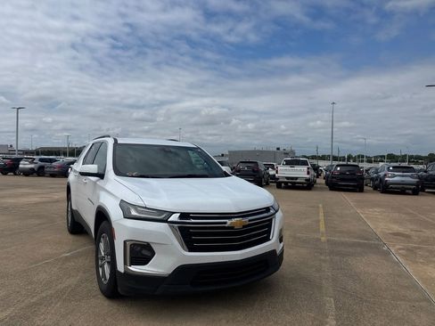 Used 2023 Chevrolet Traverse LT w/ LPO, Floor Liner Package AWD/4WD image 2