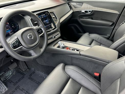 Certified 2025 Volvo XC90 T8 Ultra w/ Protection Package Premier image 9