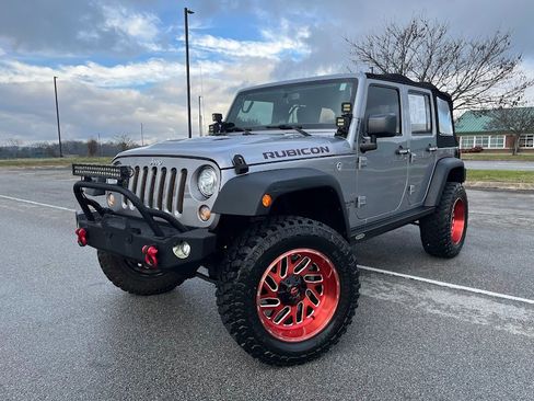 Used 2017 Jeep Wrangler Unlimited Rubicon w/ Connectivity Group image 50