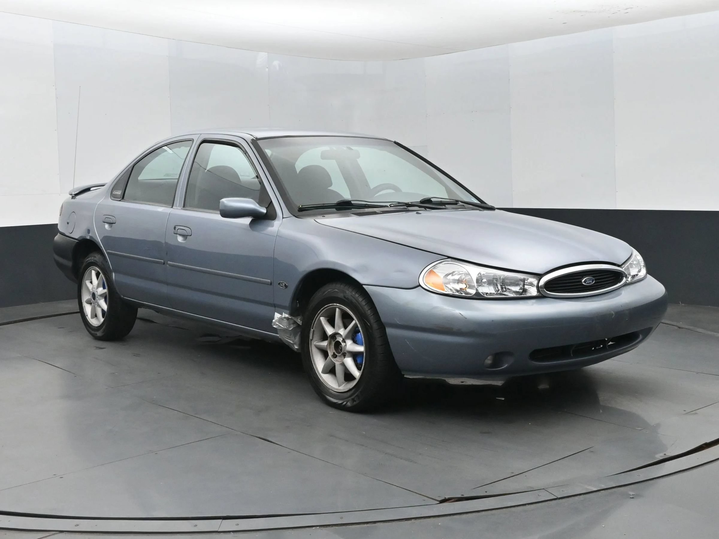 Used 2000 Ford Contour SE FWD image 2