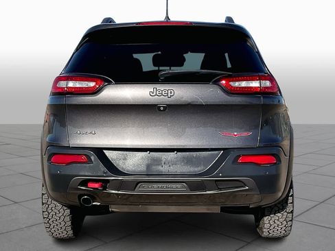 Used 2018 Jeep Cherokee Trailhawk image 5