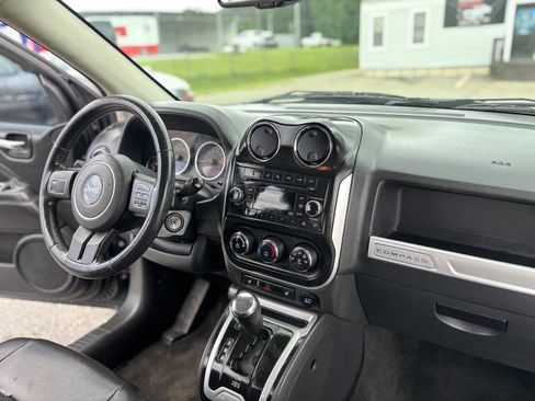Used 2014 Jeep Compass Latitude image 18