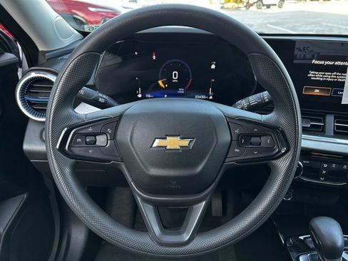 Used 2024 Chevrolet Trax LT image 17