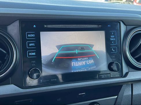 Used 2019 Toyota Tacoma TRD Sport w/ Technology Package AWD/4WD image 16