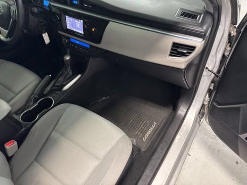 Used 2016 Toyota Corolla LE FWD image 16