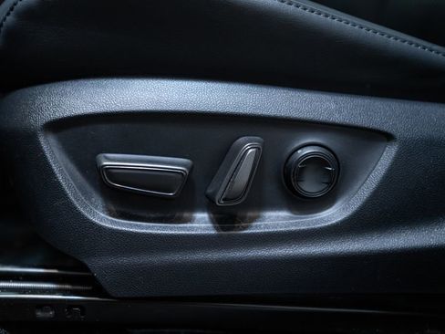 Used 2023 Toyota Crown Limited w/ Advanced Technology Package image 22