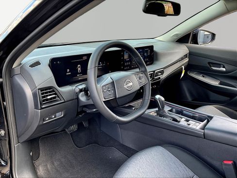 Certified 2026 Nissan Sentra SV w/ SV Convenience Package FWD image 17
