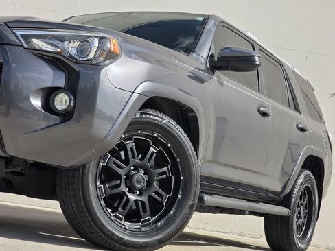 Used 2018 Toyota 4Runner SR5 RWD image 8