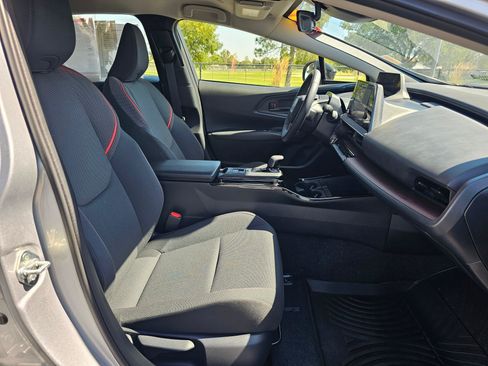 Used 2026 Toyota Prius Plug-In Hybrid FWD image 10