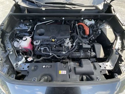 Certified 2019 Toyota RAV4 LE AWD/4WD image 11