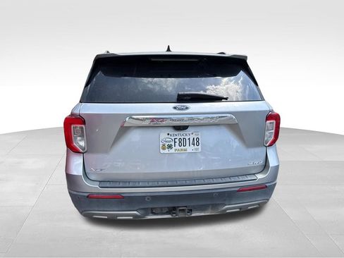 Used 2021 Ford Explorer XLT w/ Equipment Group 202A AWD/4WD image 5