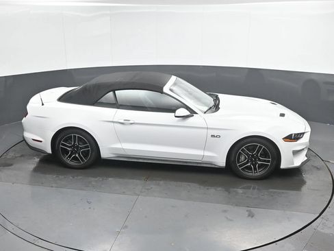 Used 2018 Ford Mustang GT Premium RWD image 33