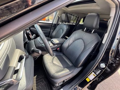 Used 2022 Toyota Highlander Limited AWD/4WD image 9