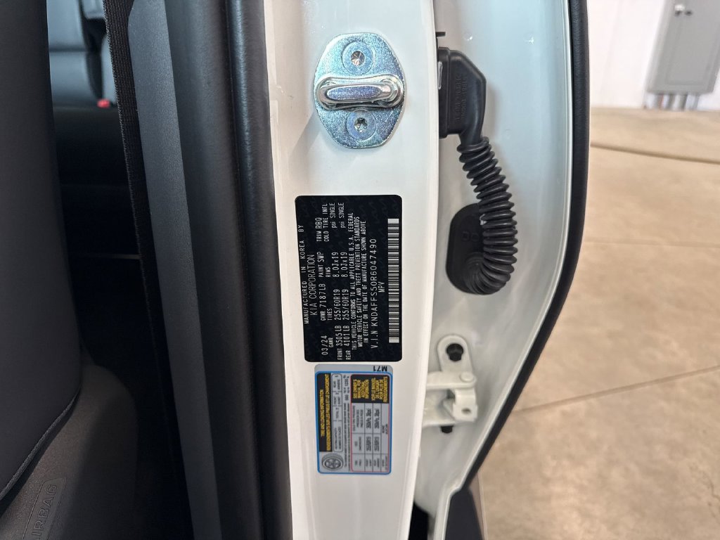 Certified 2024 Kia EV9 Wind AWD/4WD image 24
