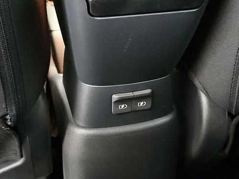 Used 2020 Nissan Kicks S image 26