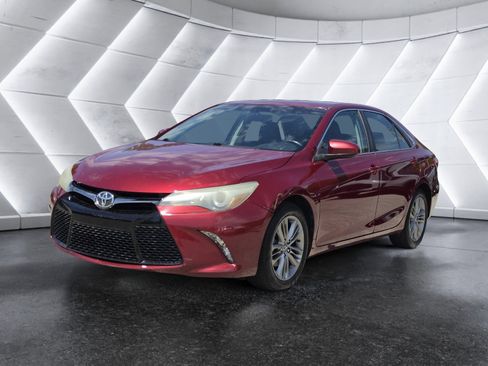Used 2016 Toyota Camry SE image 6