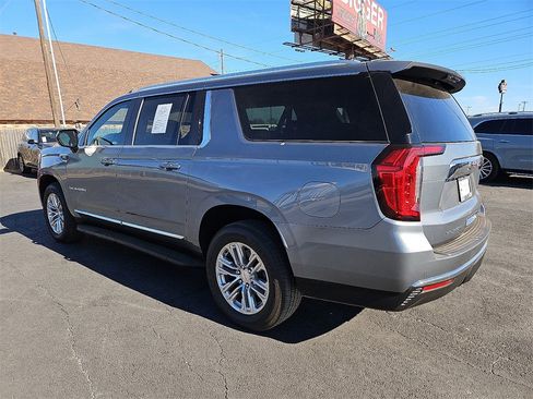 Used 2022 GMC Yukon XL SLT image 4